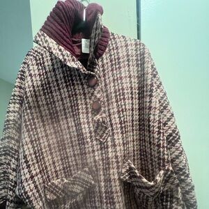 Houndstooth Patterned Coat with Burgundy Accents wool